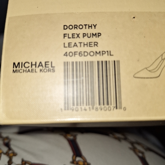 Womens shoes - Picture 9 of 9